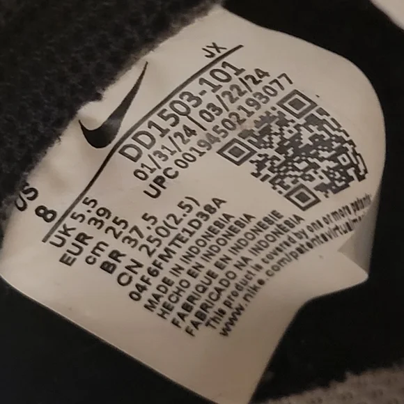 WOMEN'S NIKE DUNK LOW SNEAKER - Picture 4 of 7